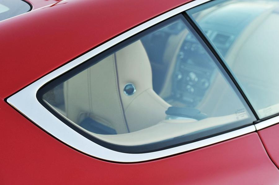 Детали экстерьера Aston Martin DB9 2013 года  (NA) (фото 43 из 60)